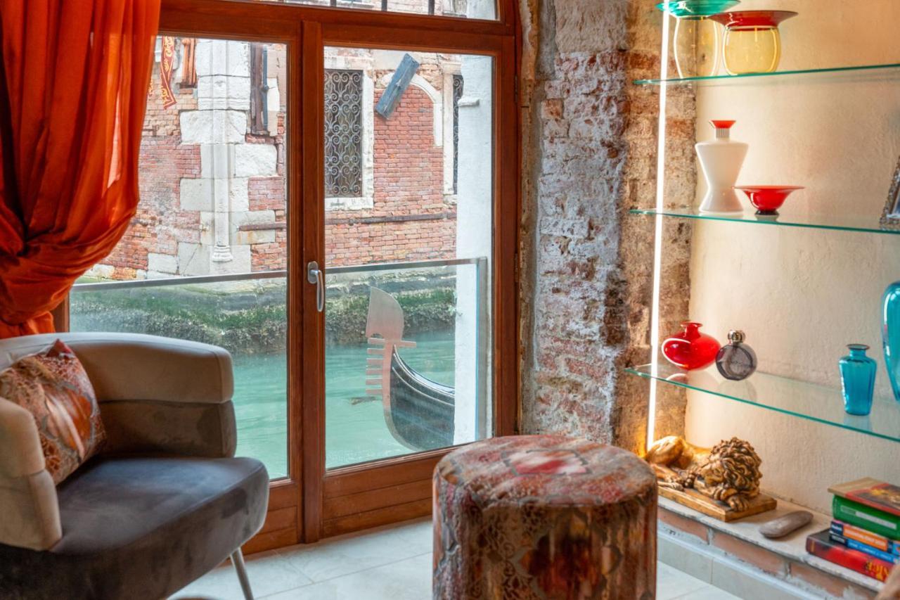 Casa Manina Sul Ponte - Your Private Canal View Venesia Bagian luar foto